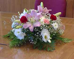 A simple table decoration by Jayne at Cyprus-wedding.com